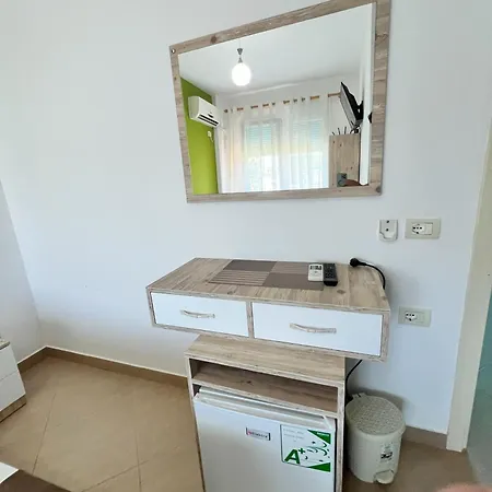 Brian 4* Velipojë