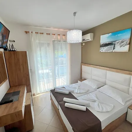 Brian 4* Velipojë