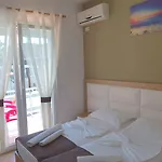 Brian ホテル 4*