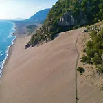 Brian 4* Velipojë
