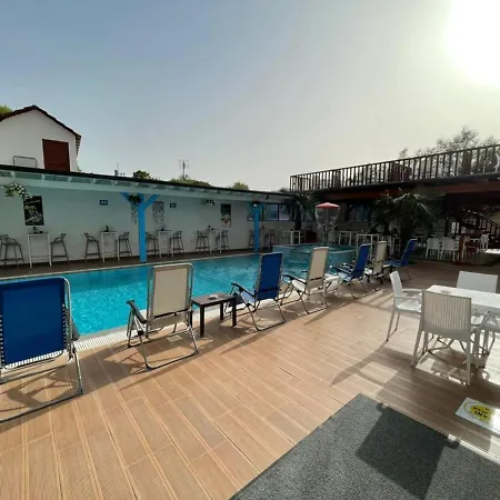 Brian Hotel Velipojë