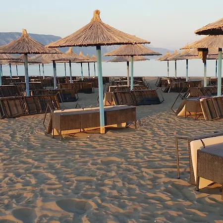Brian 4* Velipojë