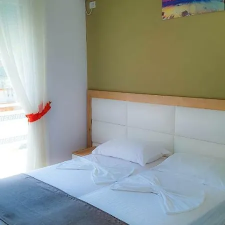 Brian 4* Velipojë